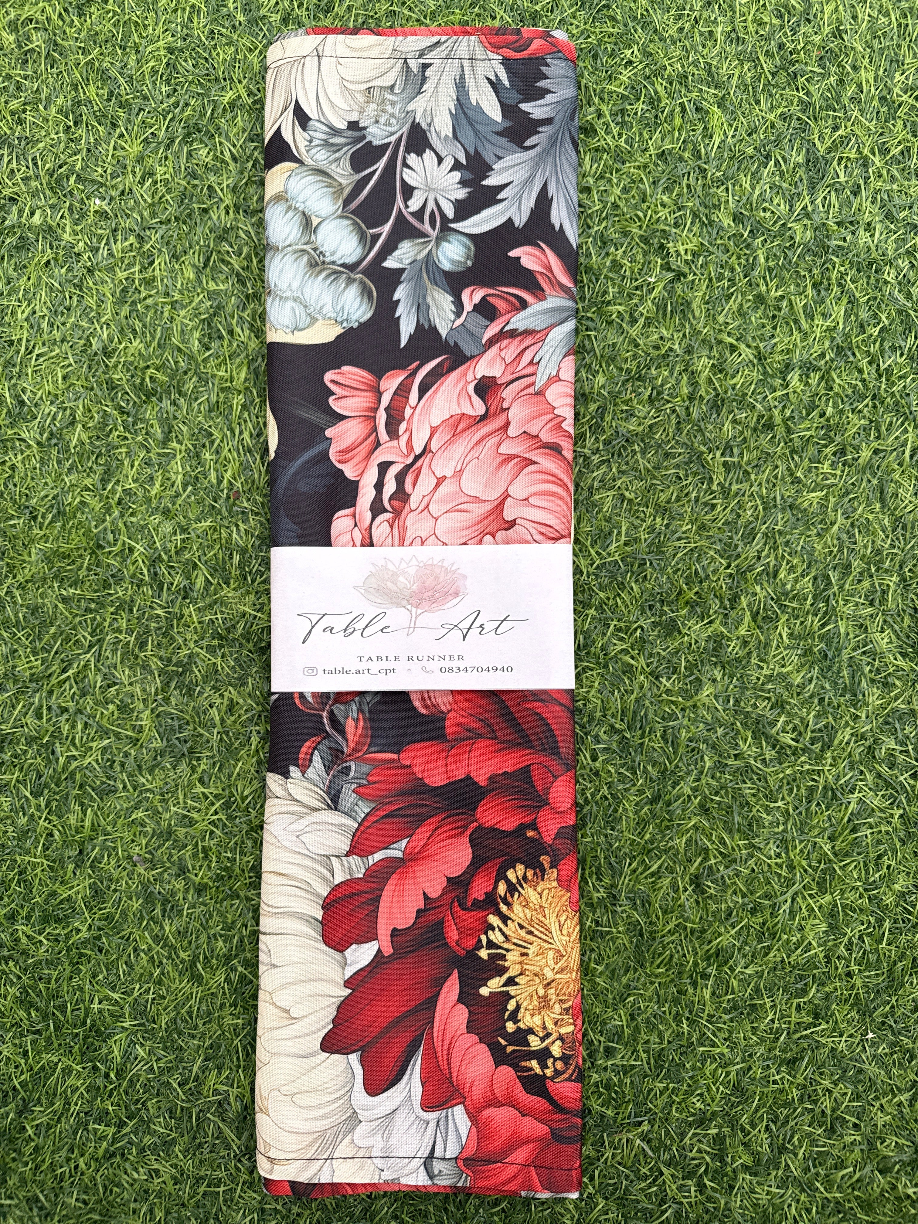 Vintage peony black Runner