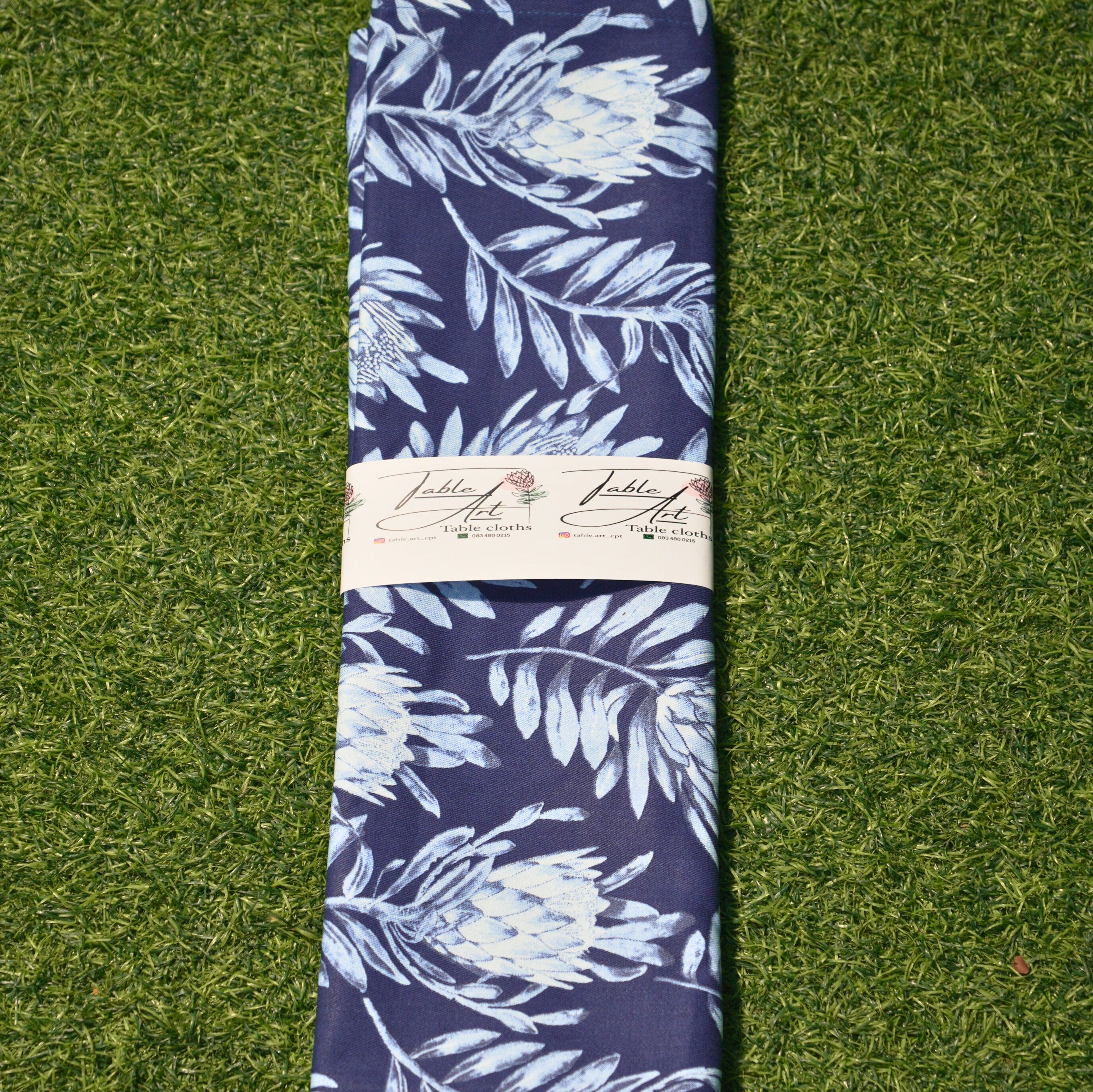 Fynbos on navy Cotton Runner