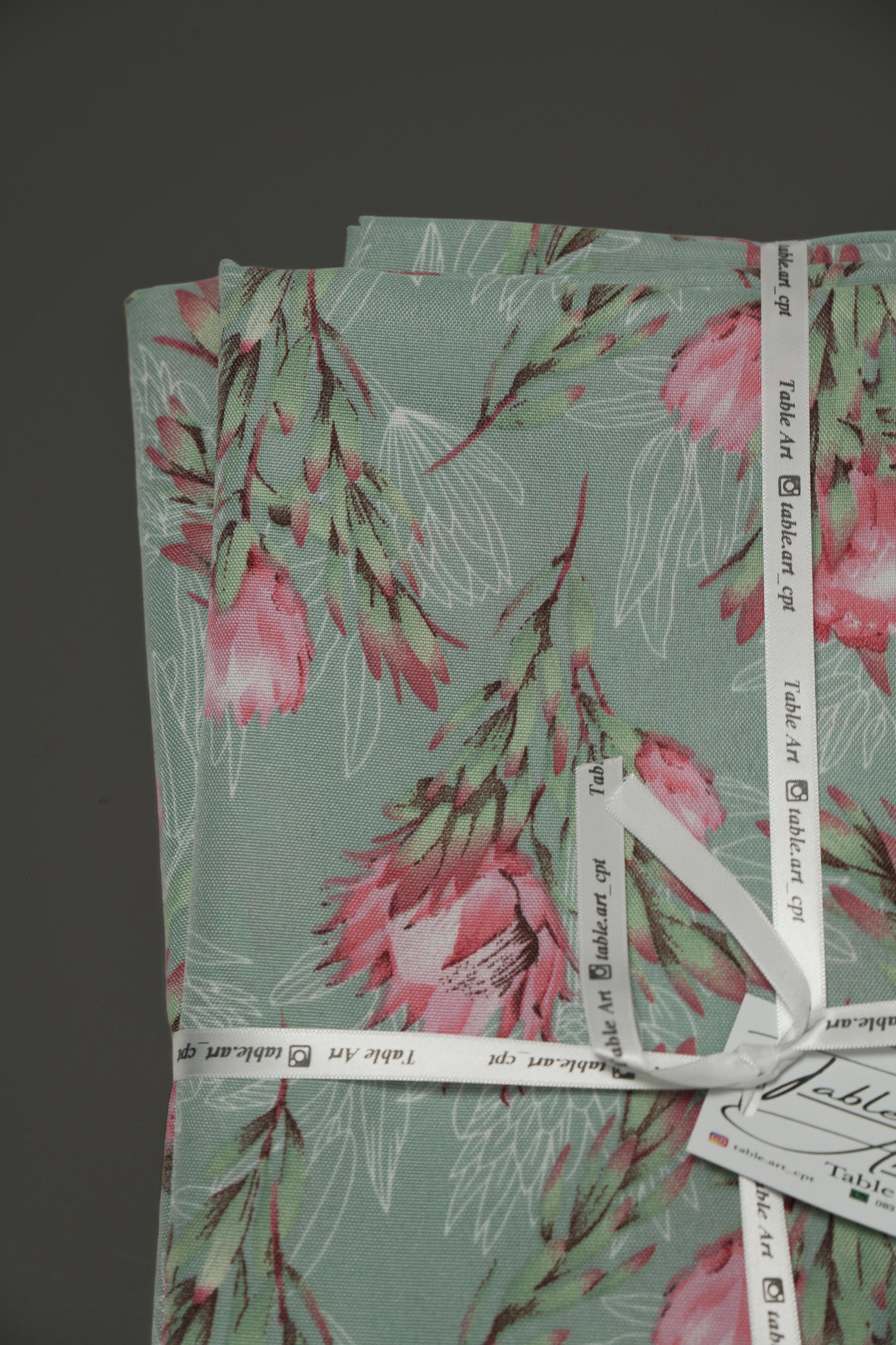 pink/green protea